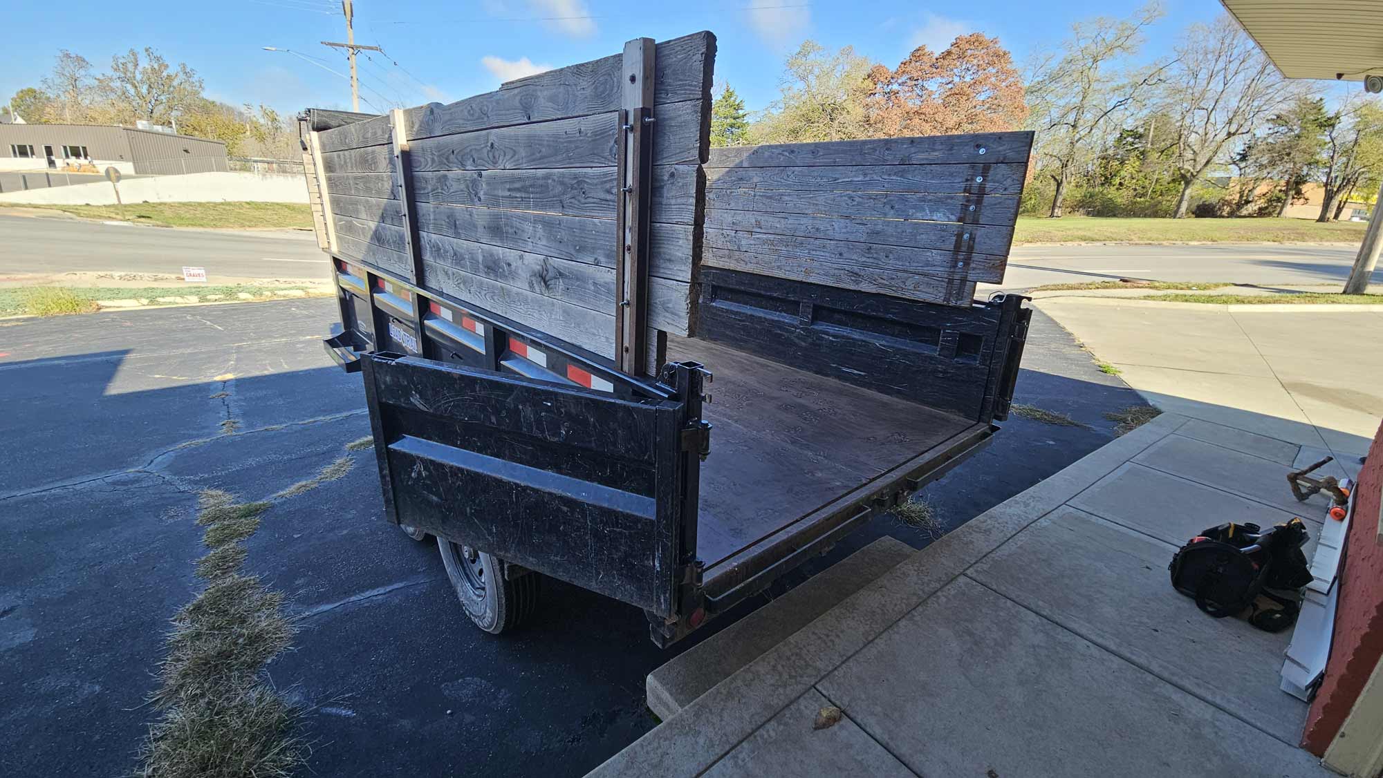 Blue-Cord-Dumpster-Rental-delivery-tofront-door-1
